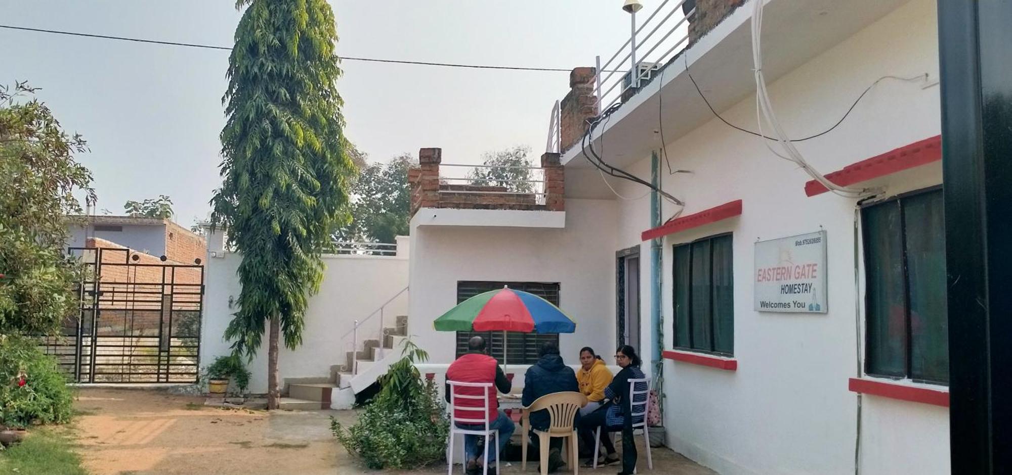Eastern Gate Homestay Κχατζουράχο Εξωτερικό φωτογραφία